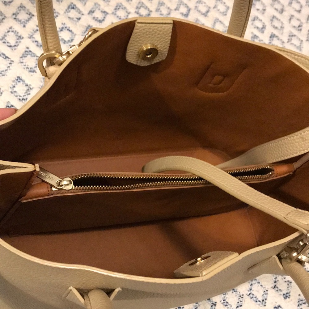 Angela Roi Cher Tote ๐ค - Picture 7 of 15